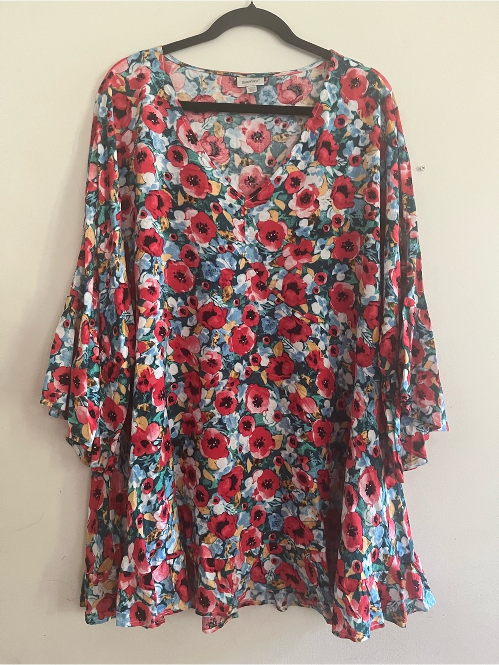 Avenue Red Blue Floral Bell Sleeve Flowy Top 30/32 Tunic Office Teacher Summer